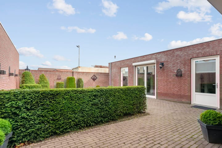 Foto 30 van Pastoor Willemspad 1