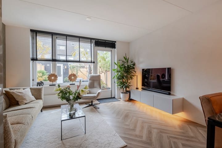 Photo 2 of Troelstrastraat 15