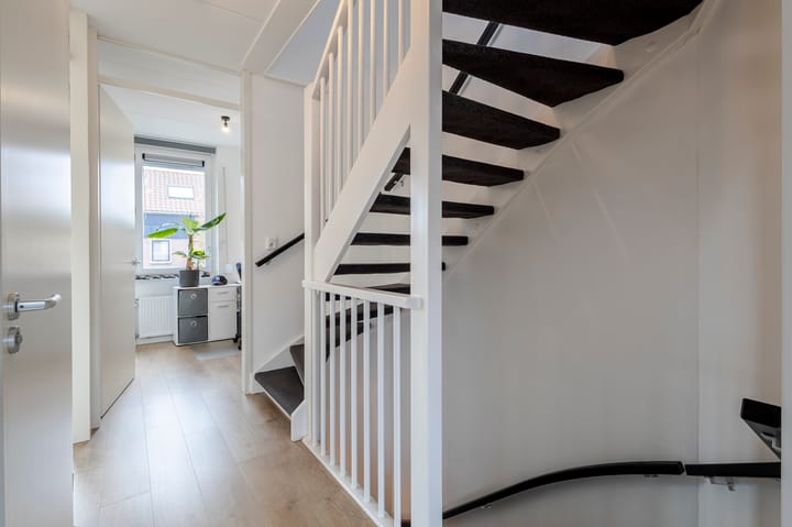 Photo 20 of Troelstrastraat 15