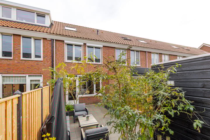 Photo 28 of Troelstrastraat 15