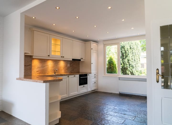 Photo 3 of Weegbree 6