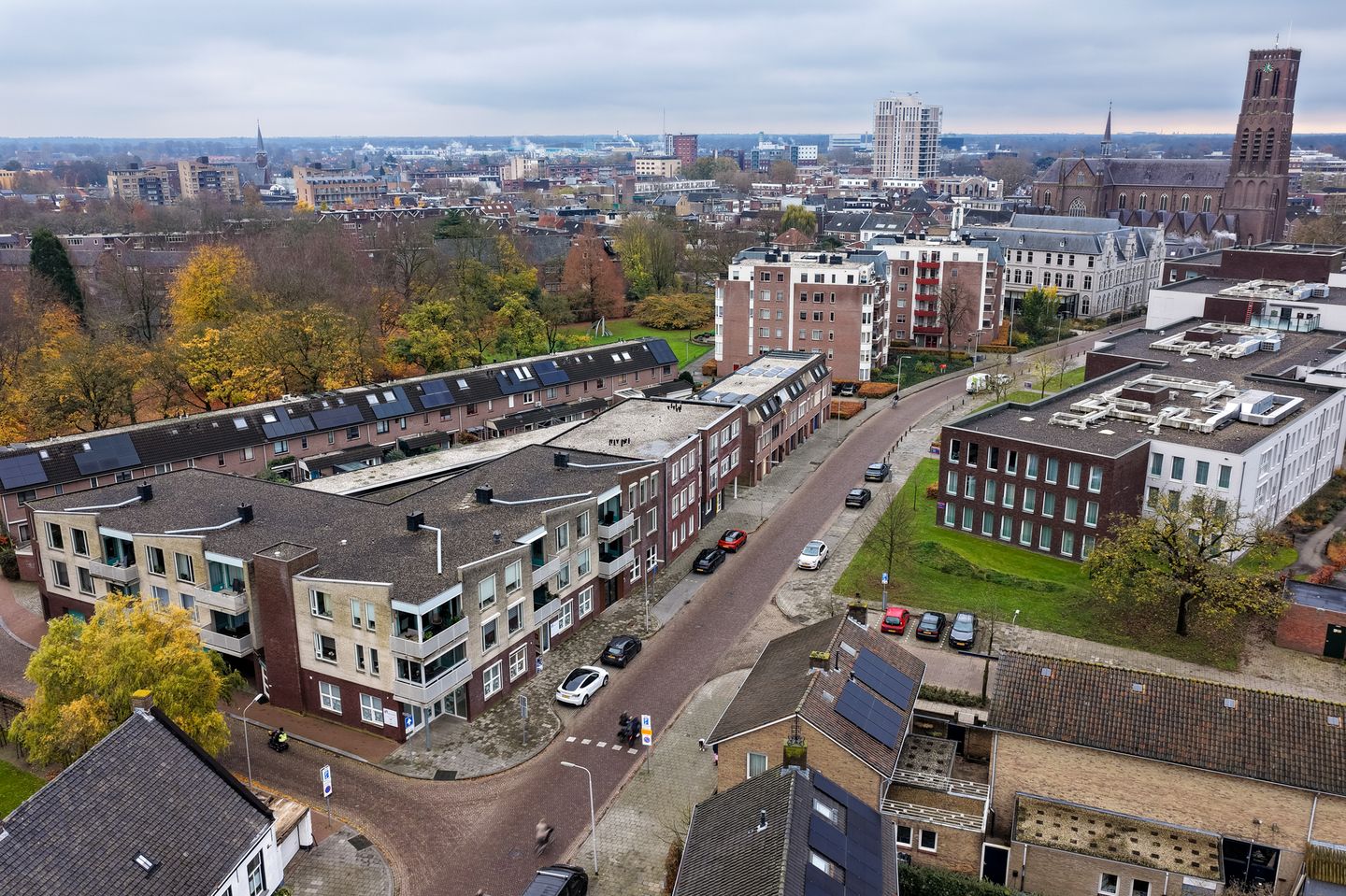 View photo 2 of Begijnenstraat 165