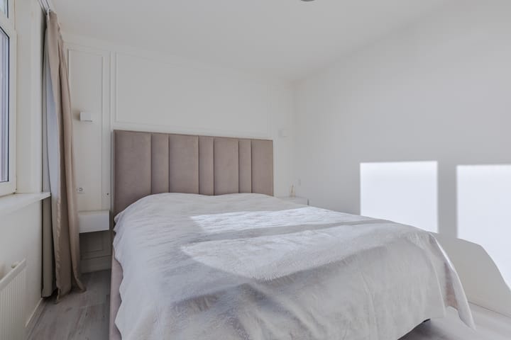 Photo 22 of Regerstraat 11