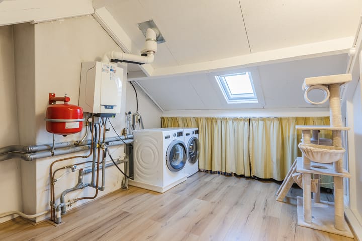 Photo 45 of Regerstraat 11