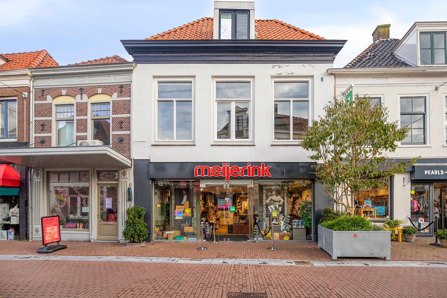 View photo 1 of Breedstraat 33