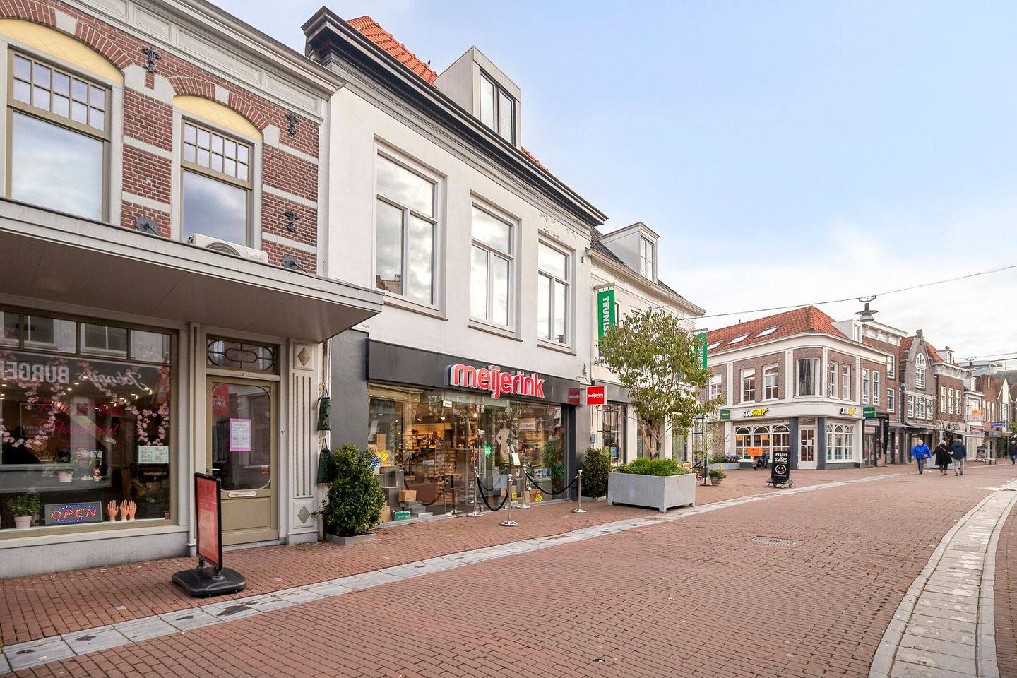 View photo 2 of Breedstraat 33