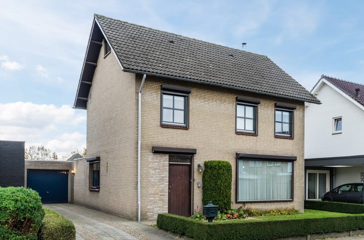 Photo 1 of Huygensstraat 14