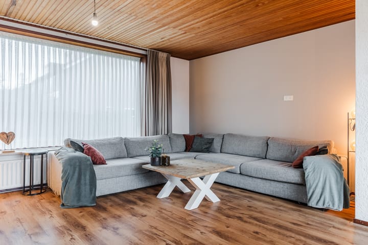 Photo 10 of Huygensstraat 14