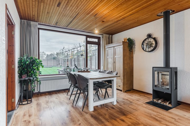 Photo 12 of Huygensstraat 14