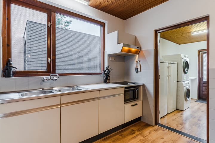 Photo 19 of Huygensstraat 14