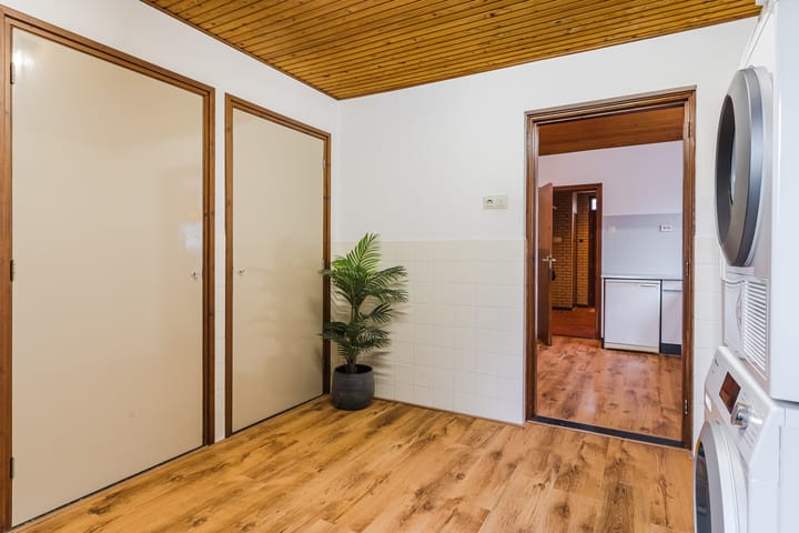 Photo 24 of Huygensstraat 14