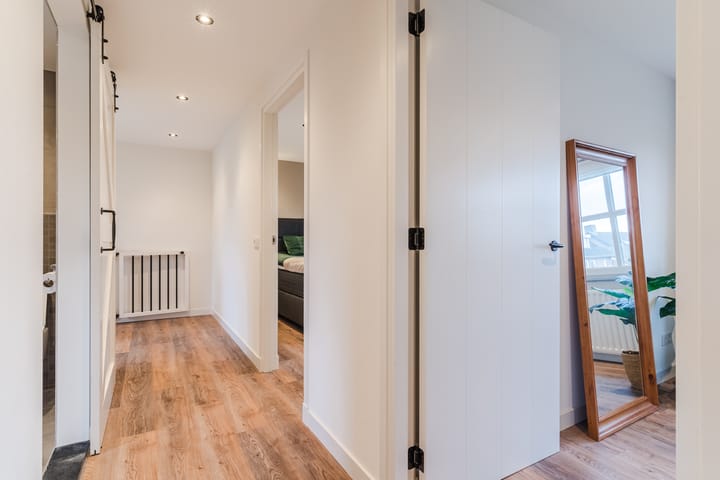 Photo 33 of Huygensstraat 14