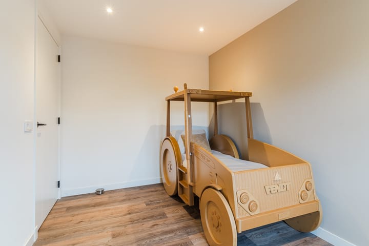 Photo 41 of Huygensstraat 14