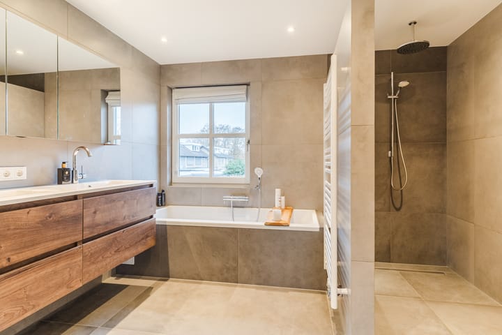 Photo 42 of Huygensstraat 14