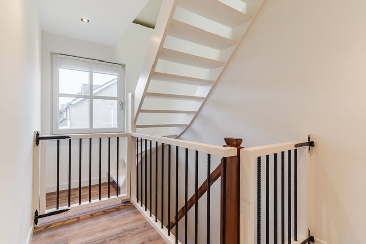 Photo 50 of Huygensstraat 14