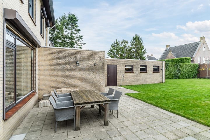 Photo 57 of Huygensstraat 14