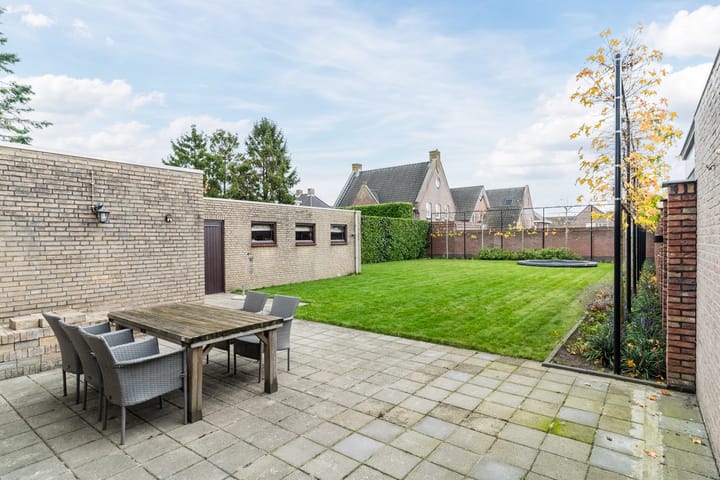 Photo 58 of Huygensstraat 14