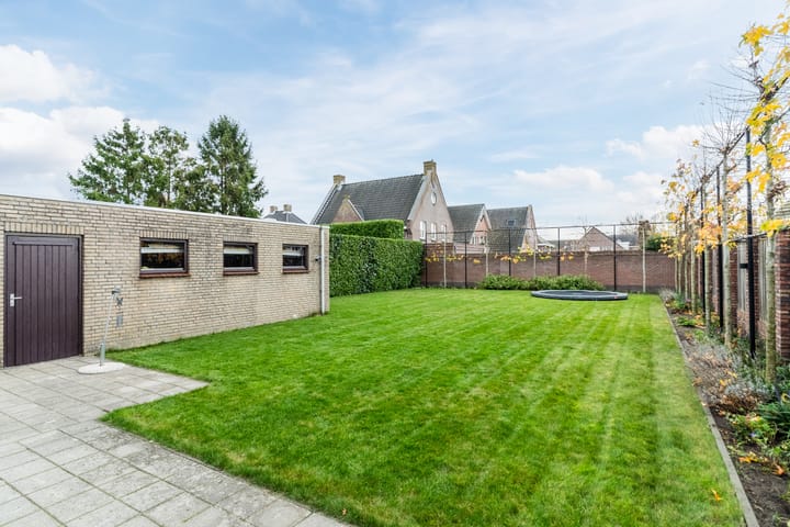 Photo 59 of Huygensstraat 14