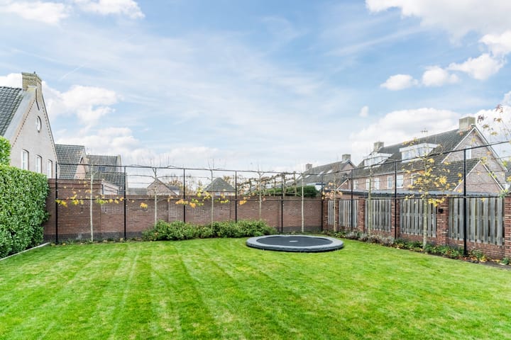 Photo 61 of Huygensstraat 14