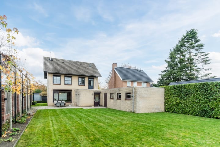 Photo 64 of Huygensstraat 14