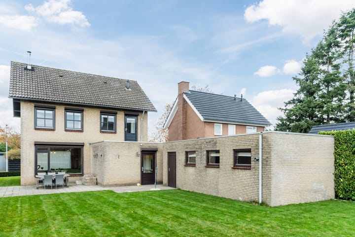 Photo 65 of Huygensstraat 14