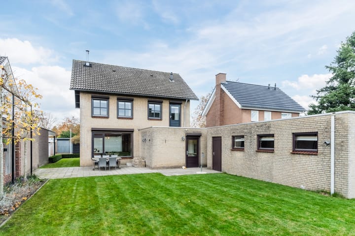 Photo 66 of Huygensstraat 14