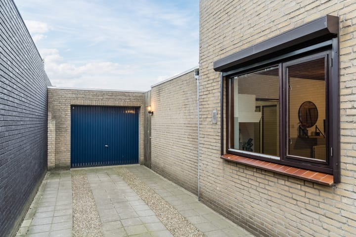 Photo 72 of Huygensstraat 14