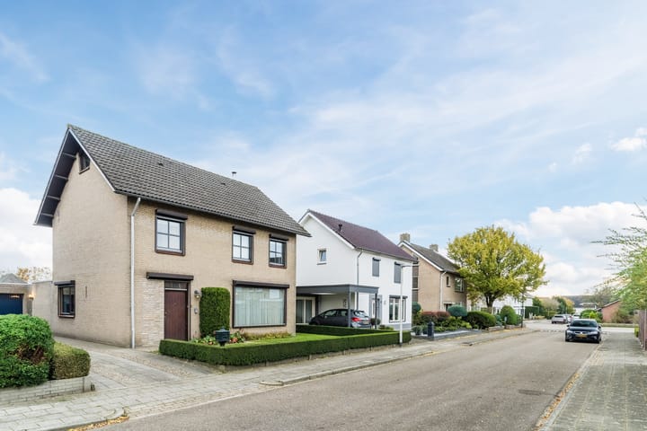 Photo 73 of Huygensstraat 14