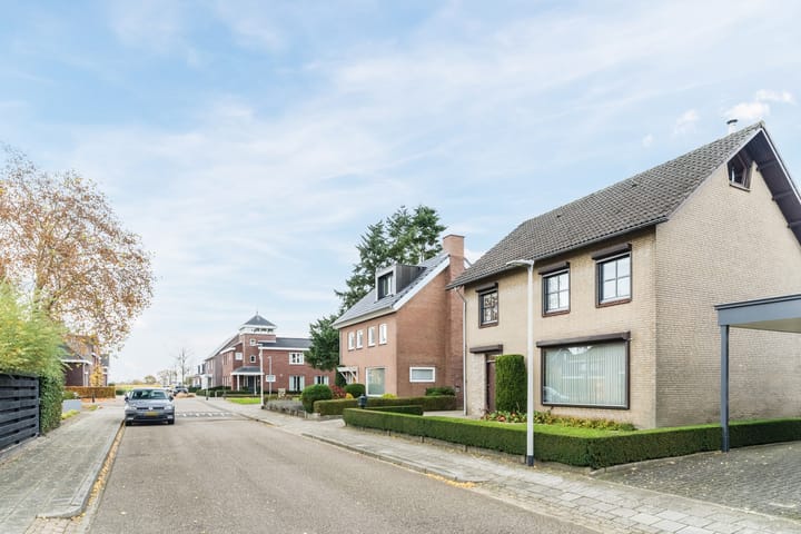 Photo 74 of Huygensstraat 14