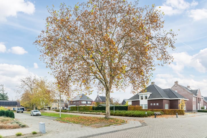 Photo 75 of Huygensstraat 14