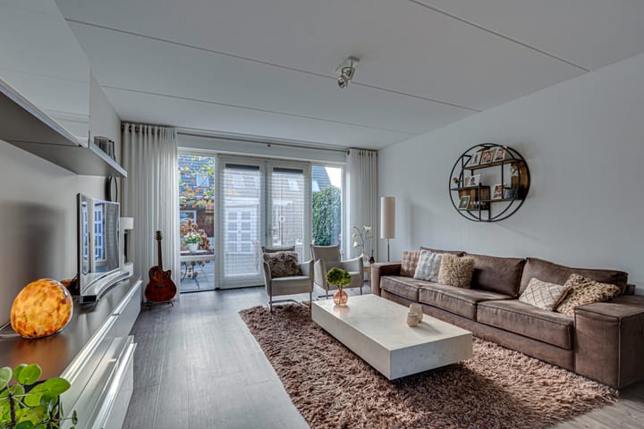 Photo 12 of Johnny Cashstraat 14