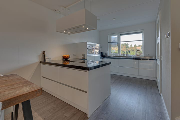 Photo 23 of Johnny Cashstraat 14