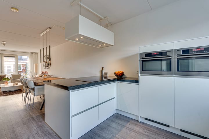 Photo 26 of Johnny Cashstraat 14