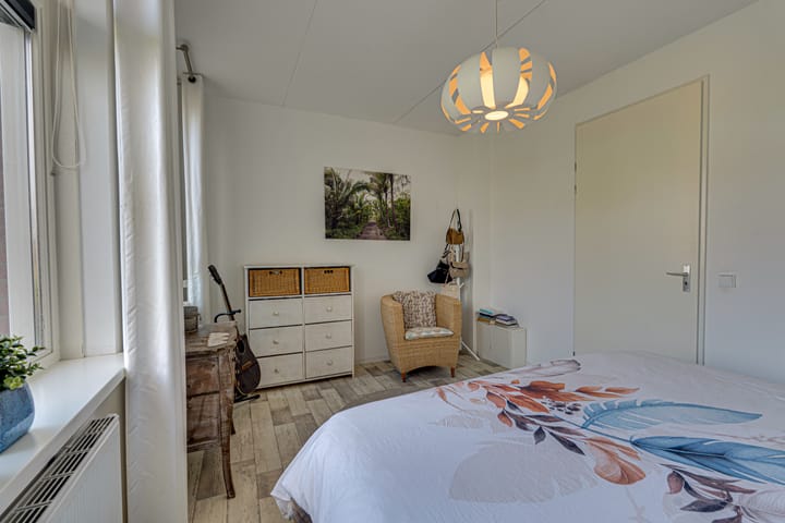 Photo 37 of Johnny Cashstraat 14