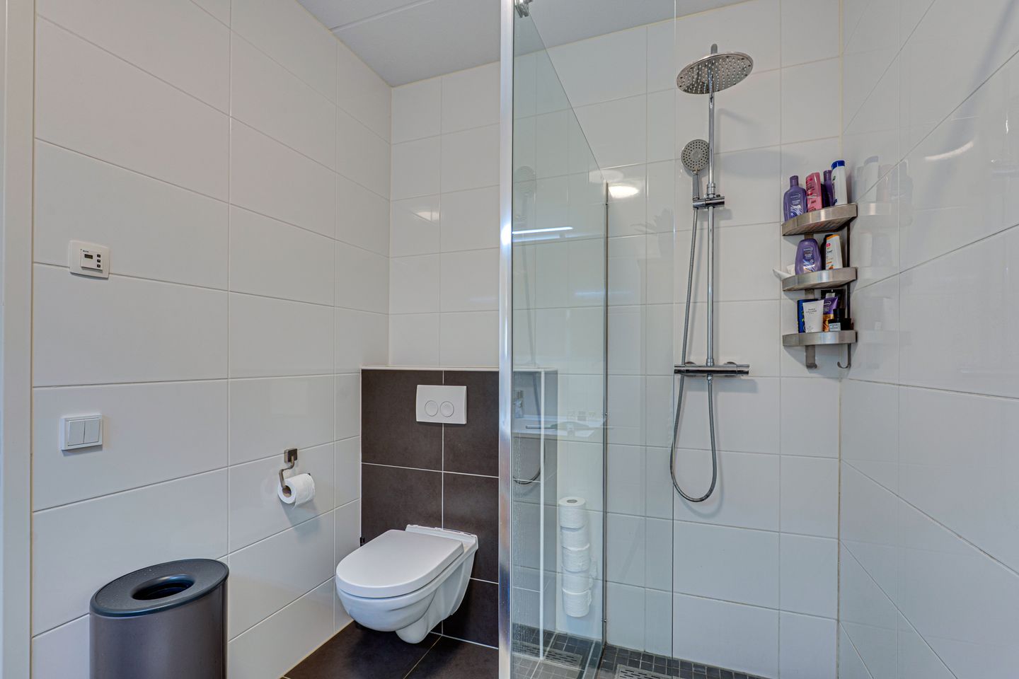 Photo 49 of Johnny Cashstraat 14