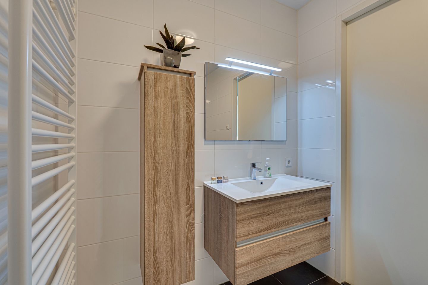 Photo 50 of Johnny Cashstraat 14