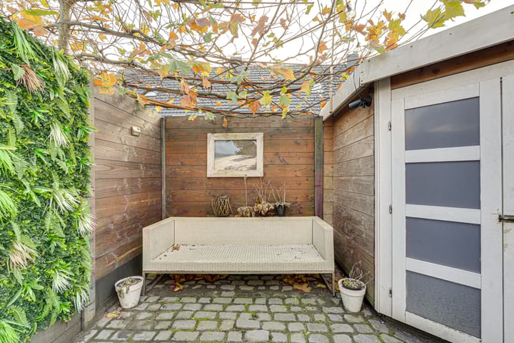 Photo 63 of Johnny Cashstraat 14