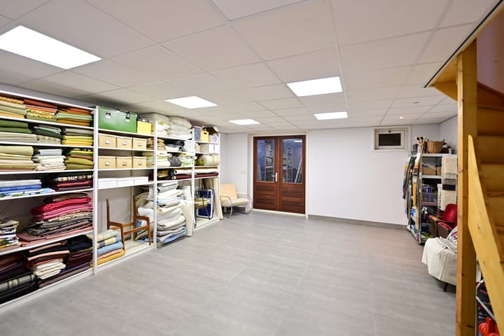 Photo 8 of Van Leeuwenhoekstraat 62