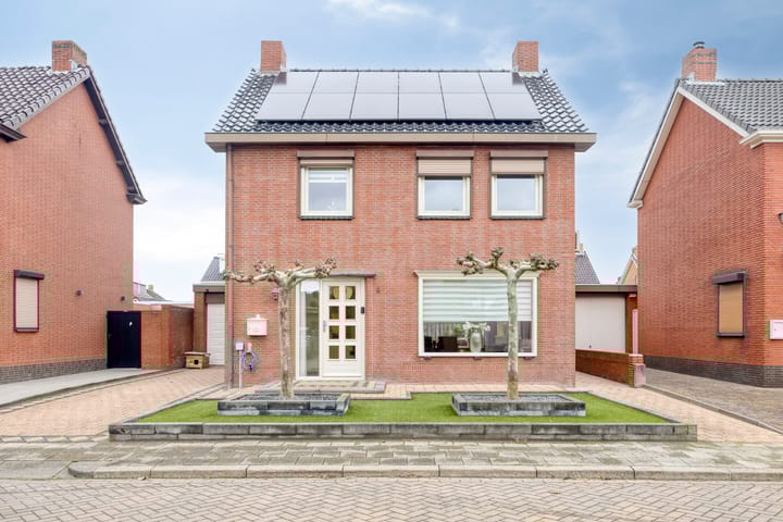 Photo 1 of Kamperfoeliestraat 8