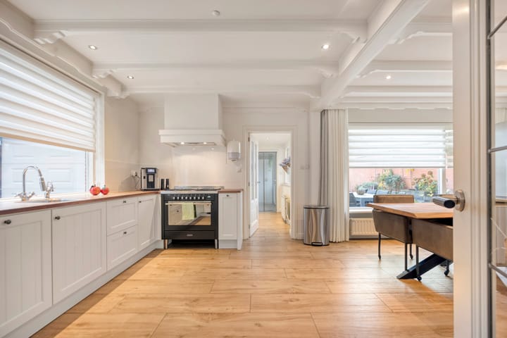 Photo 11 of Kamperfoeliestraat 8