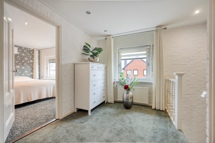 Photo 25 of Kamperfoeliestraat 8