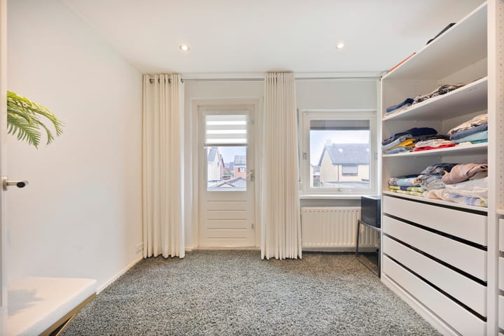 Photo 31 of Kamperfoeliestraat 8