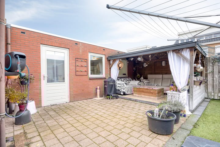 Photo 37 of Kamperfoeliestraat 8