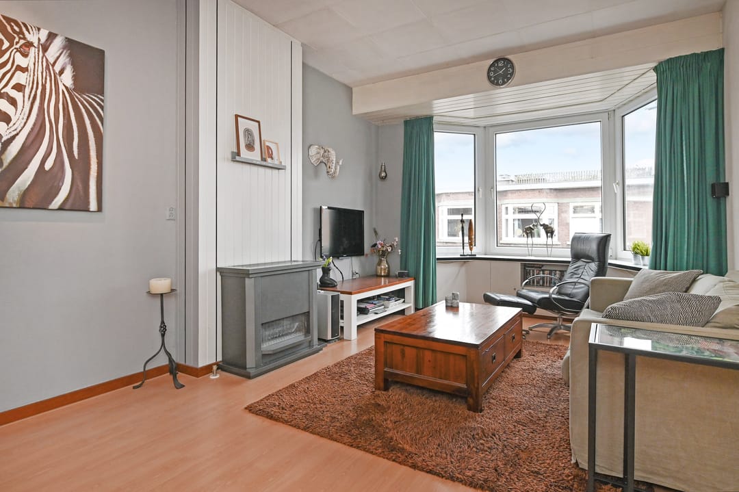 Photo 2 of Amandelstraat 36