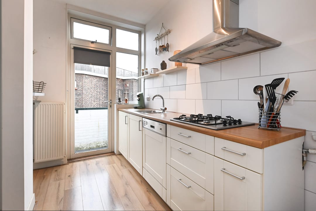 Photo 13 of Amandelstraat 36