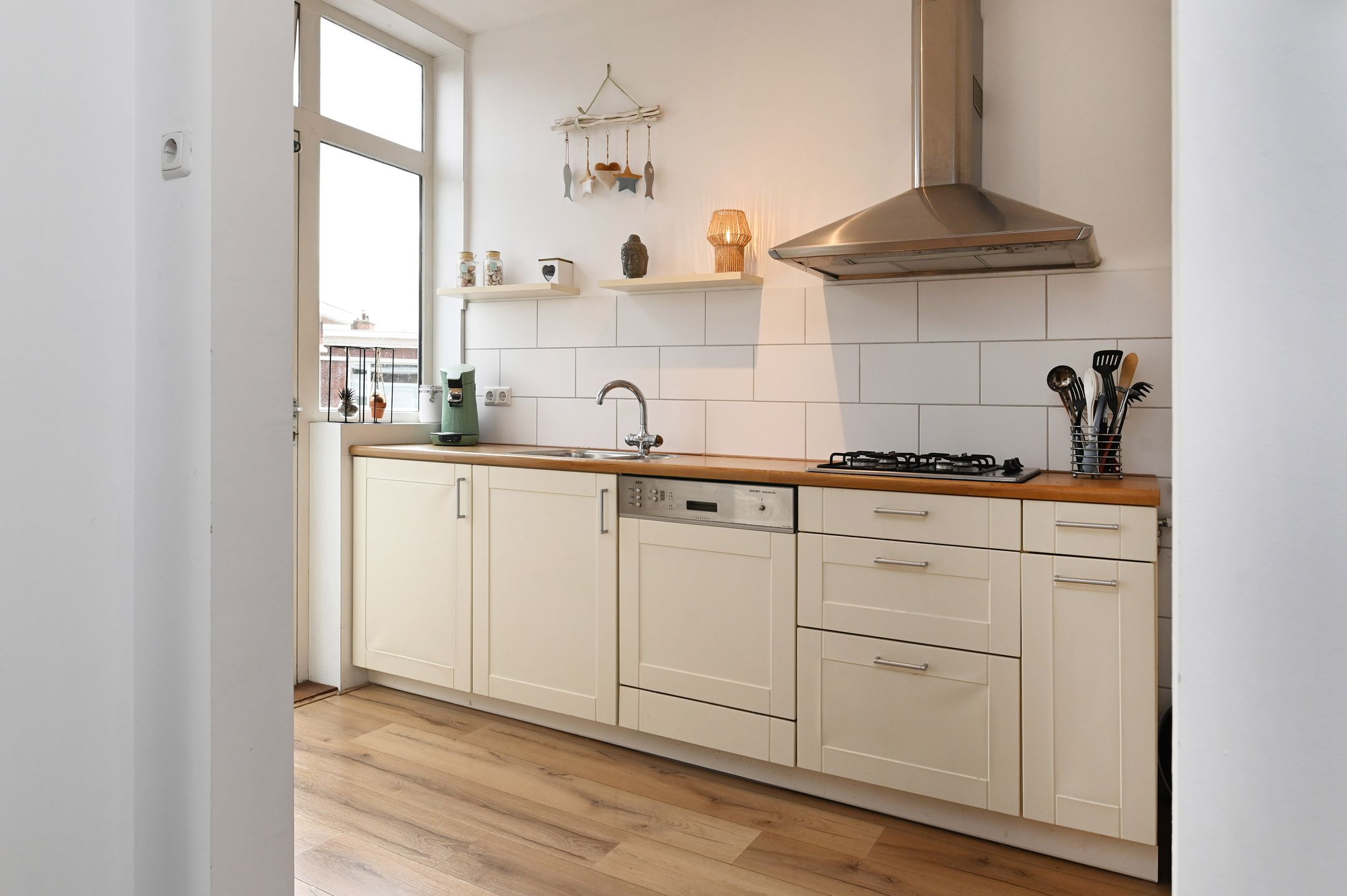 Photo 18 of Amandelstraat 36