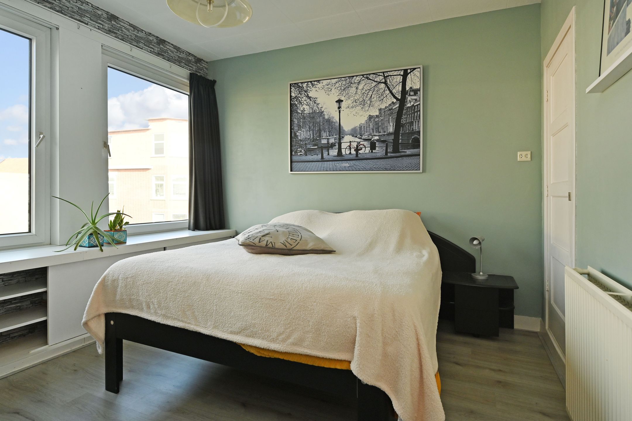 Photo 24 of Amandelstraat 36