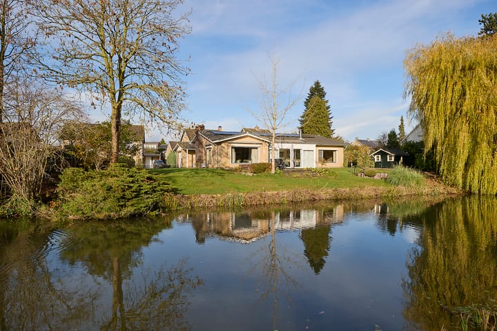 van Middelhovenstraat 42