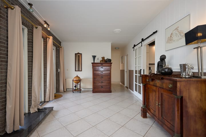 Foto 5 van van Middelhovenstraat 42