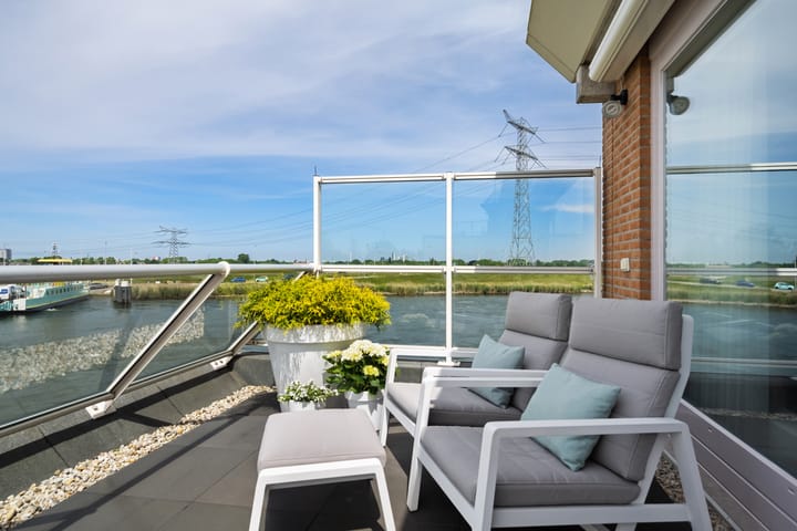 Photo 8 of Scheepswerf 304